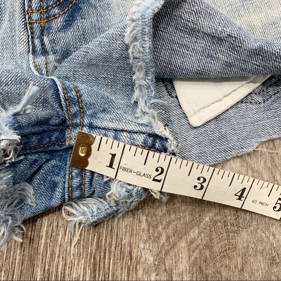 Free People Light Wash Raw Edge Hem Jean Shorts 26 - Picture 6 of 7
